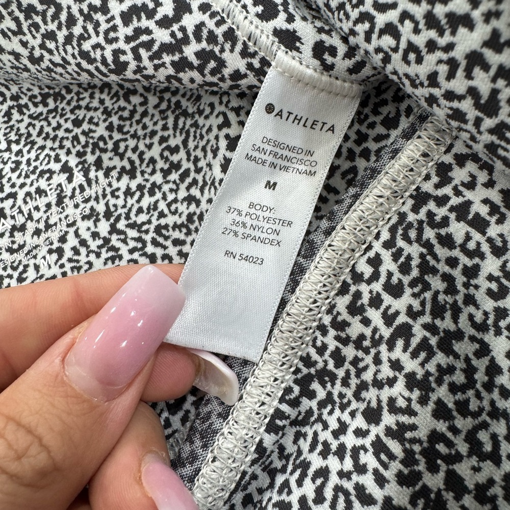 Athleta Black and White Patterned Leggings - Picture 5 of 6